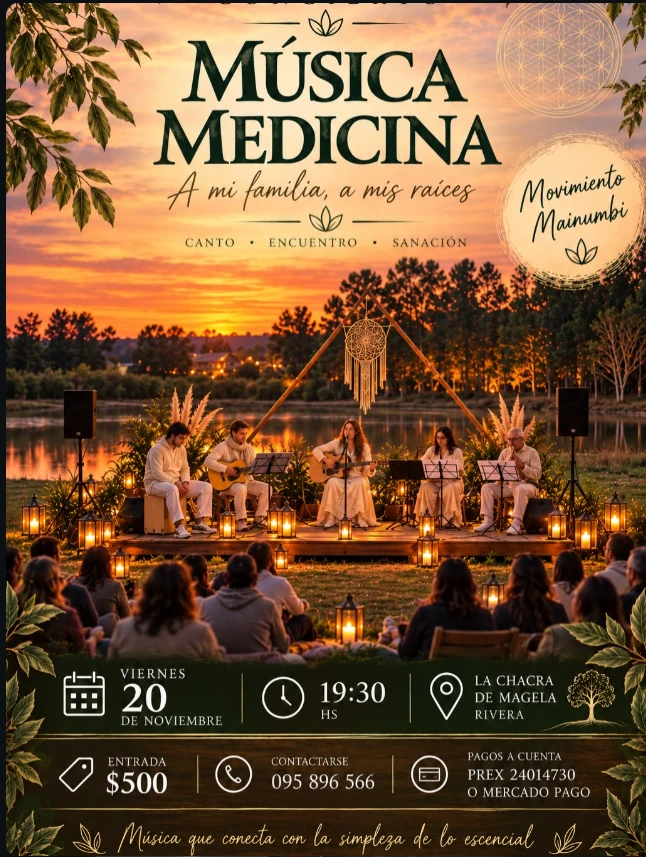 Escenario junto al lago al atardecer, con músicos vestidos de blanco y faroles